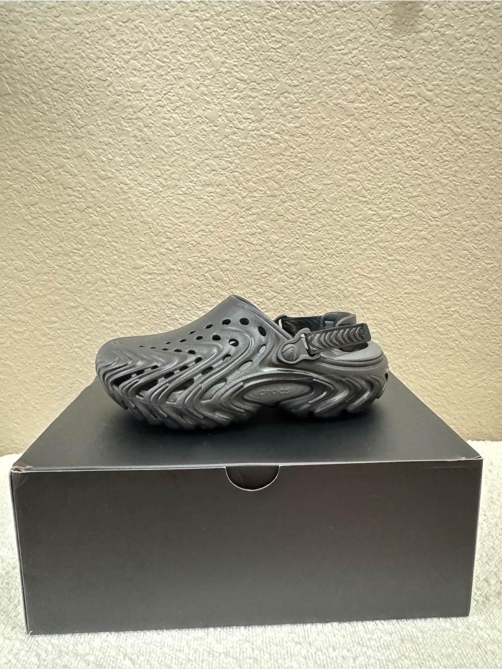 NWT Crocs Echo II Chrome Black Clogs M7 W9 Unisex 213780-0TK
